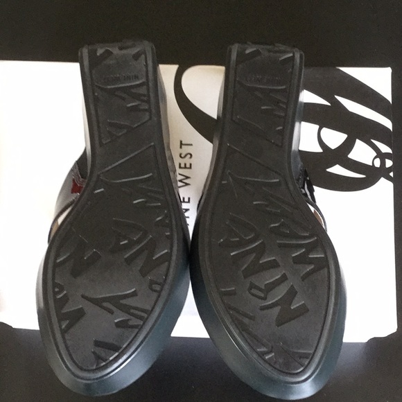 Shoes - Picture 4 of 5